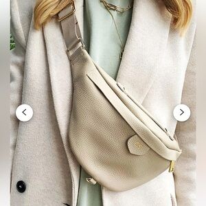 SiennaOlivia Cross Body Bag in Stone